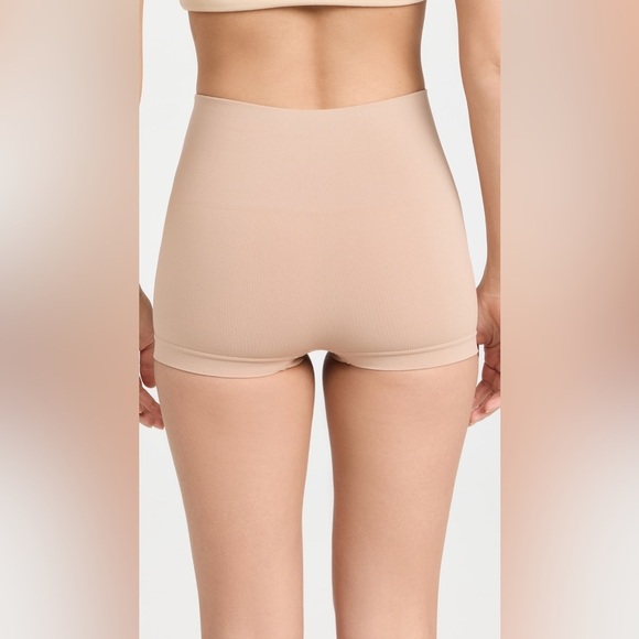 SPANXshape ExtraOrdinary Boyshort size XL - Picture 4 of 6